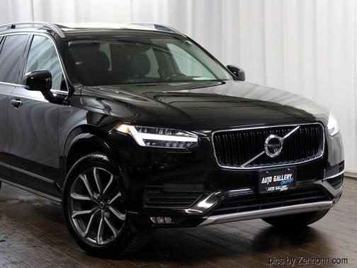 2016 Volvo XC90 T6 Momentum