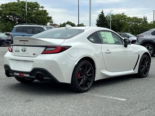 2025 Toyota GR86 Premium
