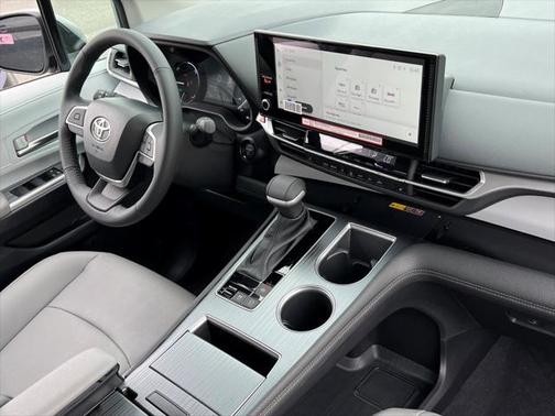 2025 Toyota Sienna XLE 7 Passenger