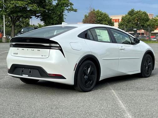 2025 Toyota Prius L