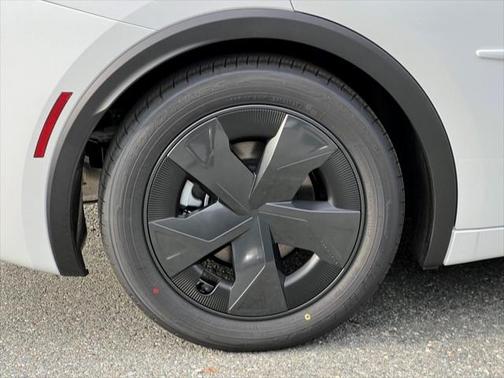2025 Toyota Prius L