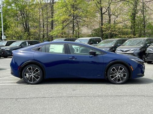 2025 Toyota Prius XLE