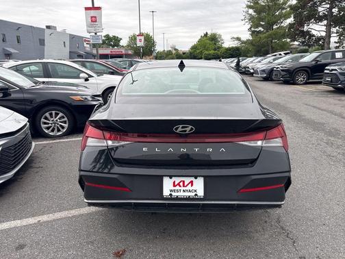 Abyss Black 2024 Hyundai ELANTRA SEL