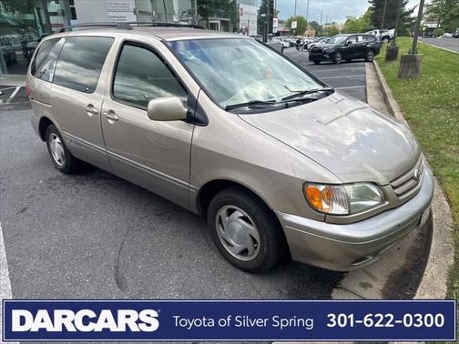 2002 Toyota Sienna LE