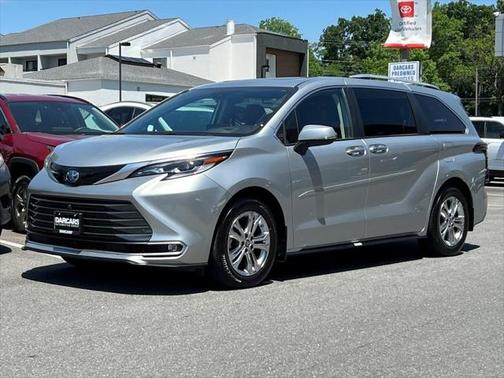 2023 Toyota Sienna Platinum 7 Passenger
