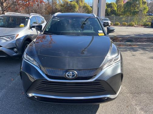 2023 Toyota Venza XLE