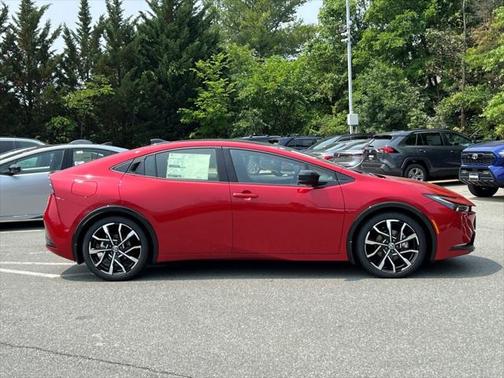 2025 Toyota Prius L
