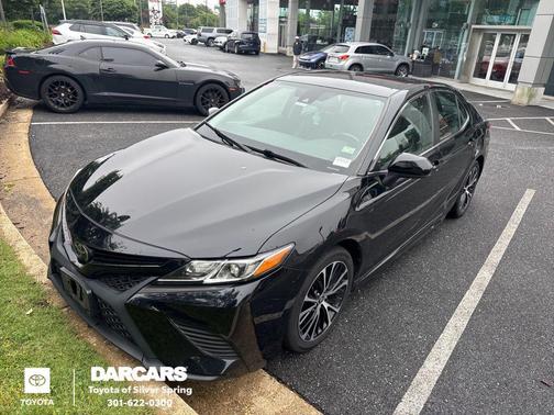 Midnight Black Metallic 2020 Toyota Camry SE