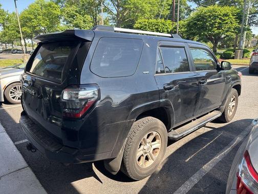 Midnight Black Metallic 2019 Toyota 4Runner SR5 Premium