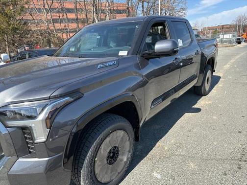 2025 Toyota Tundra Hybrid Platinum