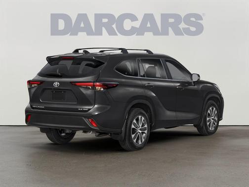 Midnight Black Metallic 2026 Toyota Highlander XLE