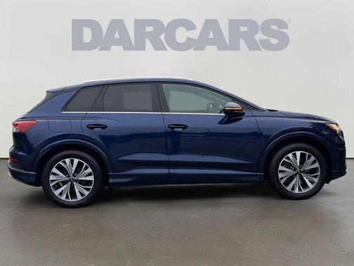 Navarra Blue Metallic 2023 Audi Q4 e-tron Premium Plus 40 RWD
