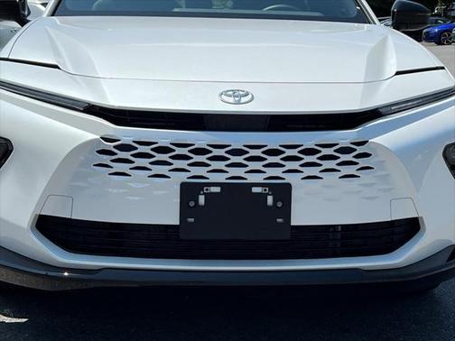 2025 Toyota Crown Signia XLE