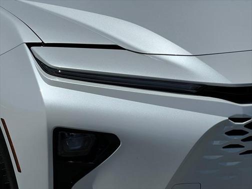 2025 Toyota Crown Signia XLE