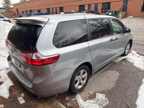 2016 Toyota Sienna LE