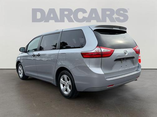 2016 Toyota Sienna LE
