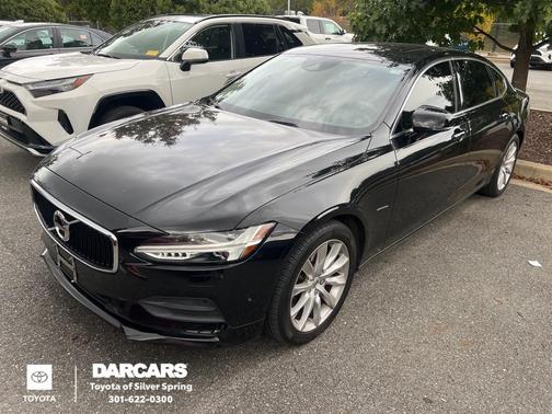 2018 Volvo S90 T6 Momentum