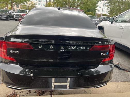 2018 Volvo S90 T6 Momentum