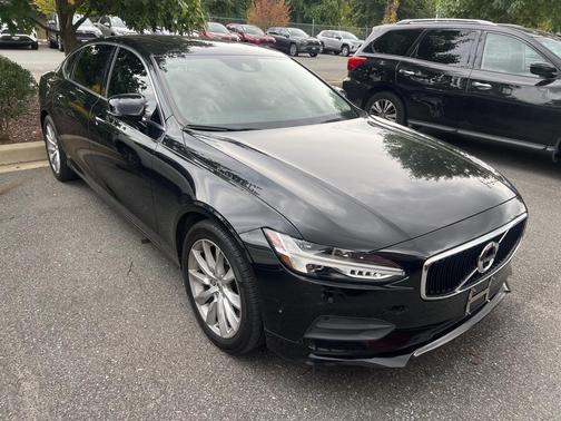 2018 Volvo S90 T6 Momentum