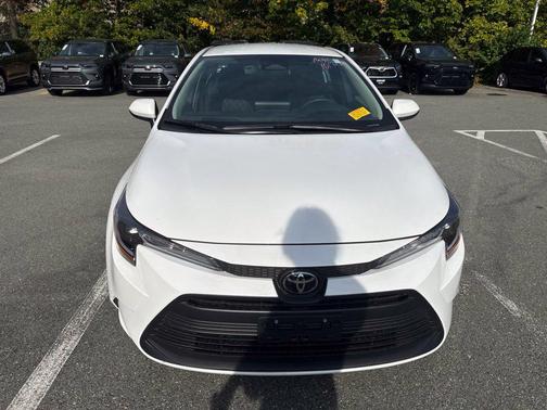 Ice 2026 Toyota Corolla LE