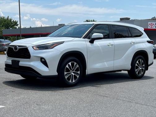 2024 Toyota Highlander XLE
