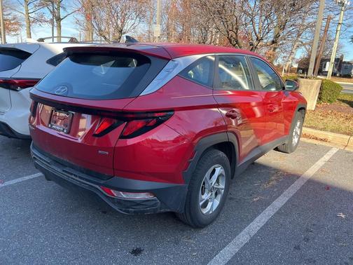 2023 Hyundai TUCSON SE