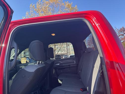 2022 RAM 2500 Big Horn Crew Cab 4x4 6'4' Box