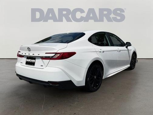 Ice 2025 Toyota Camry SE