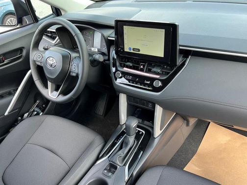 2025 Toyota Corolla Cross LE