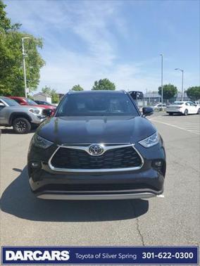 2025 Toyota Highlander Hybrid Platinum