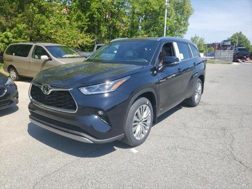 2025 Toyota Highlander Hybrid Platinum