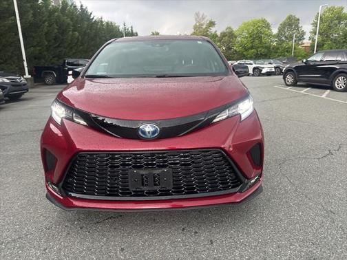2025 Toyota Sienna XSE 7 Passenger