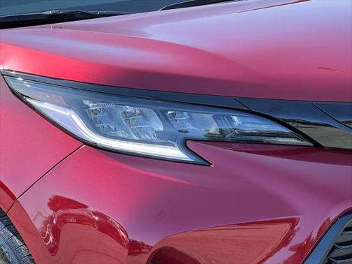 2025 Toyota Sienna XSE 7 Passenger