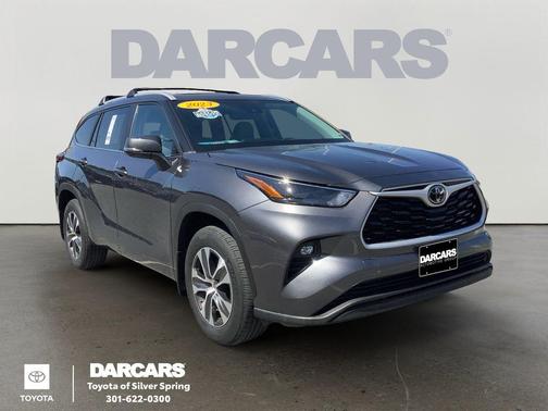 Magnetic Gray Metallic 2023 Toyota Highlander XLE