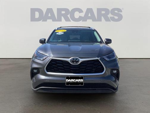 Magnetic Gray Metallic 2023 Toyota Highlander XLE