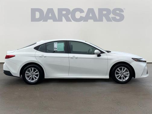 Ice 2025 Toyota Camry LE