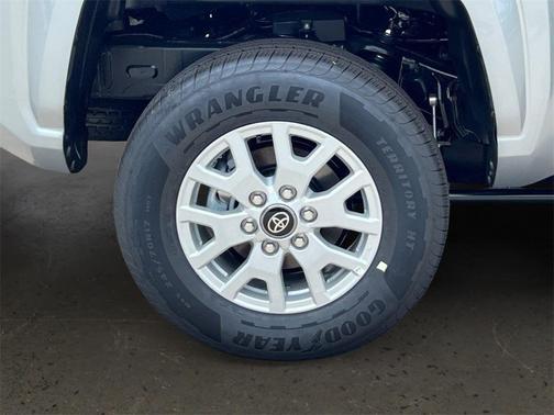 2025 Toyota Tacoma SR5