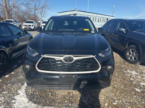 2025 Toyota Highlander LE