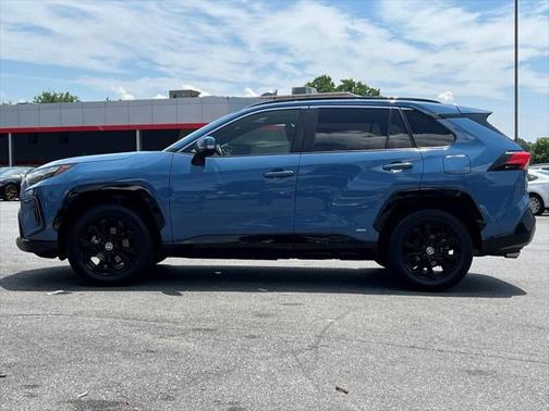 2022 Toyota RAV4 Hybrid SE