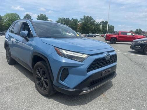 2022 Toyota RAV4 Hybrid SE