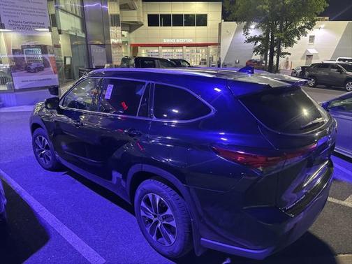 2022 Toyota Highlander Hybrid XLE