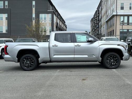 2025 Toyota Tundra Hybrid Platinum
