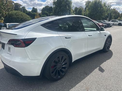 2024 Tesla Model Y Performance Dual Motor All-Wheel Drive
