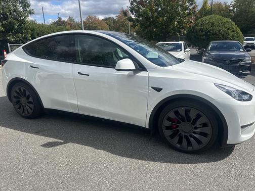 2024 Tesla Model Y Performance Dual Motor All-Wheel Drive
