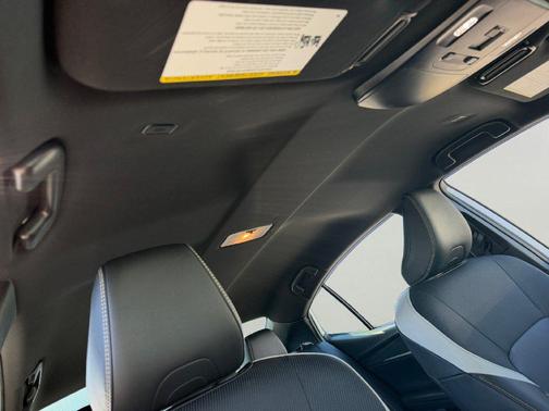 Ice 2025 Toyota Camry SE