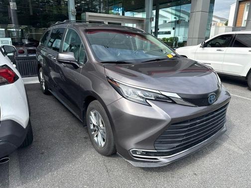 Predawn Gray Mica 2022 Toyota Sienna XLE