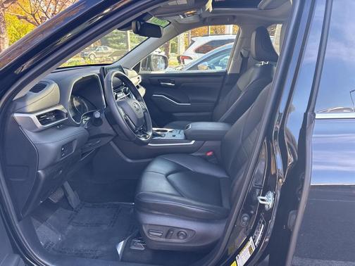 2021 Toyota Highlander Hybrid XLE