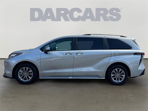 2023 Toyota Sienna XLE