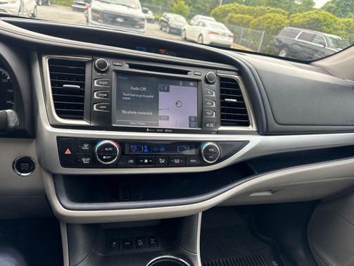 Blizzard Pearl 2018 Toyota Highlander XLE