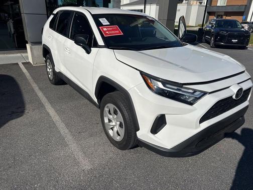 Ice Cap 2024 Toyota RAV4 LE